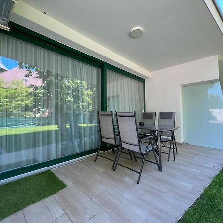 Villa Bauhaus Wellness Apartman Fsz. 1 Siófok Extérieur photo