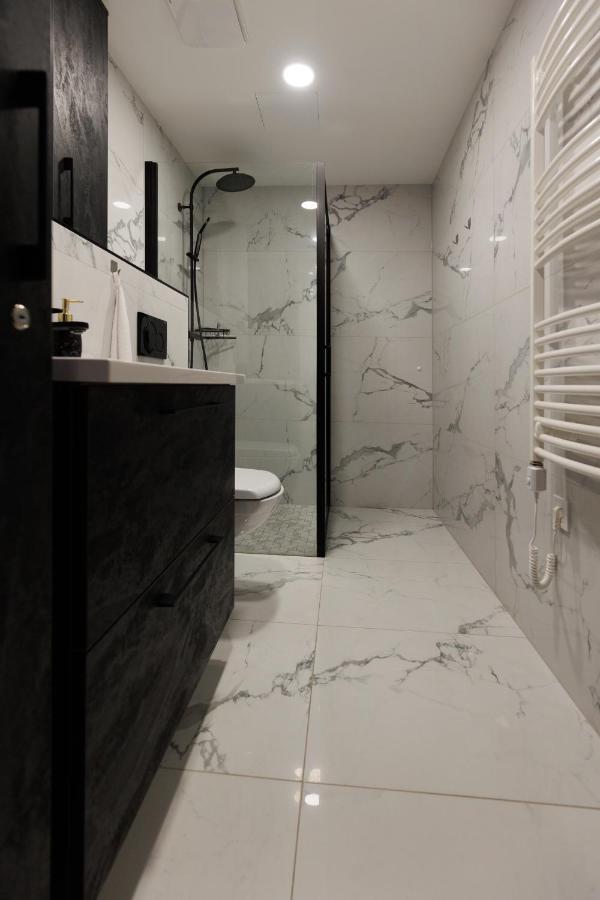 Villa Bauhaus Wellness Apartman Fsz. 1 Siófok Extérieur photo