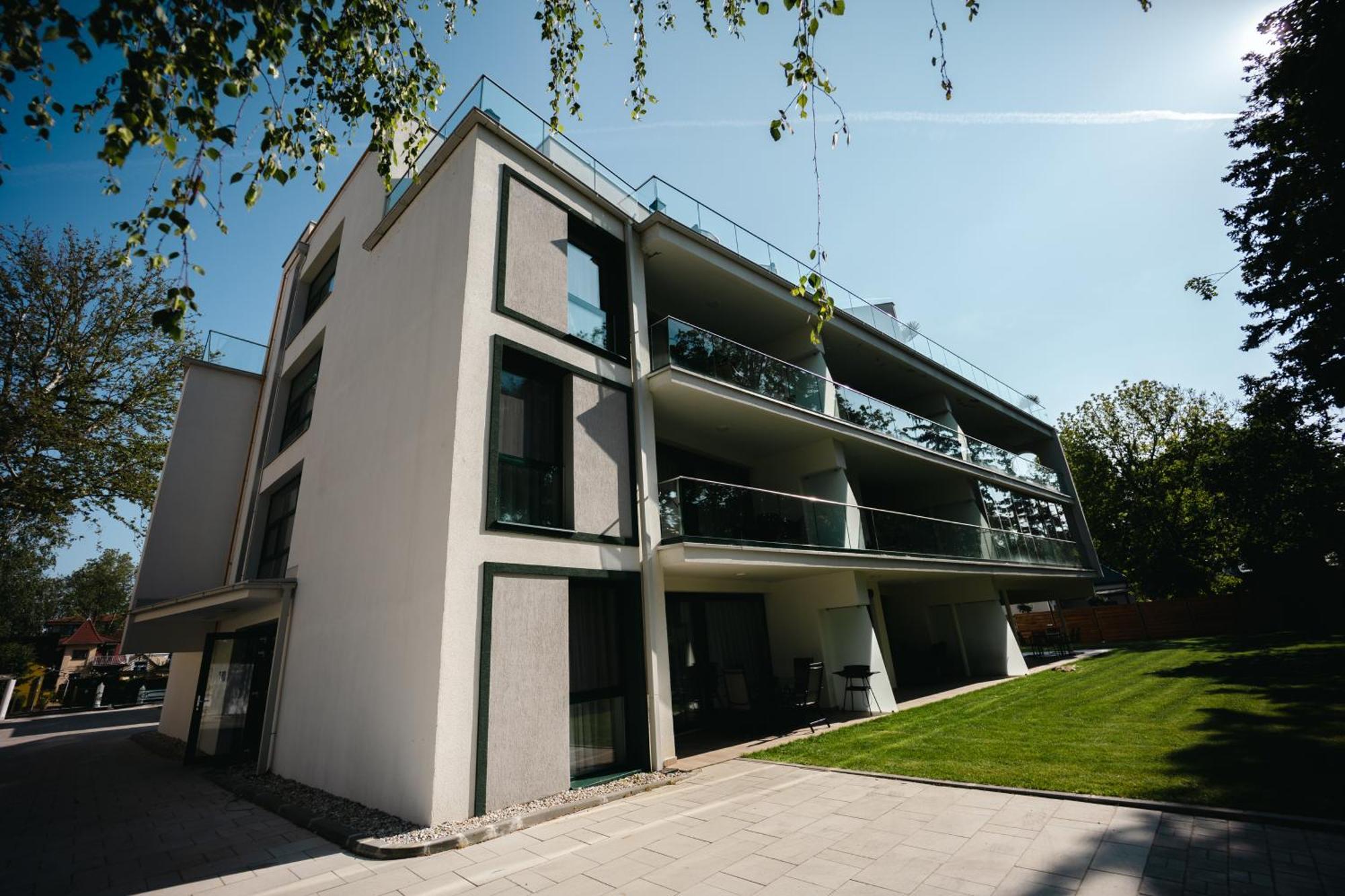 Villa Bauhaus Wellness Apartman Fsz. 1 Siófok Extérieur photo